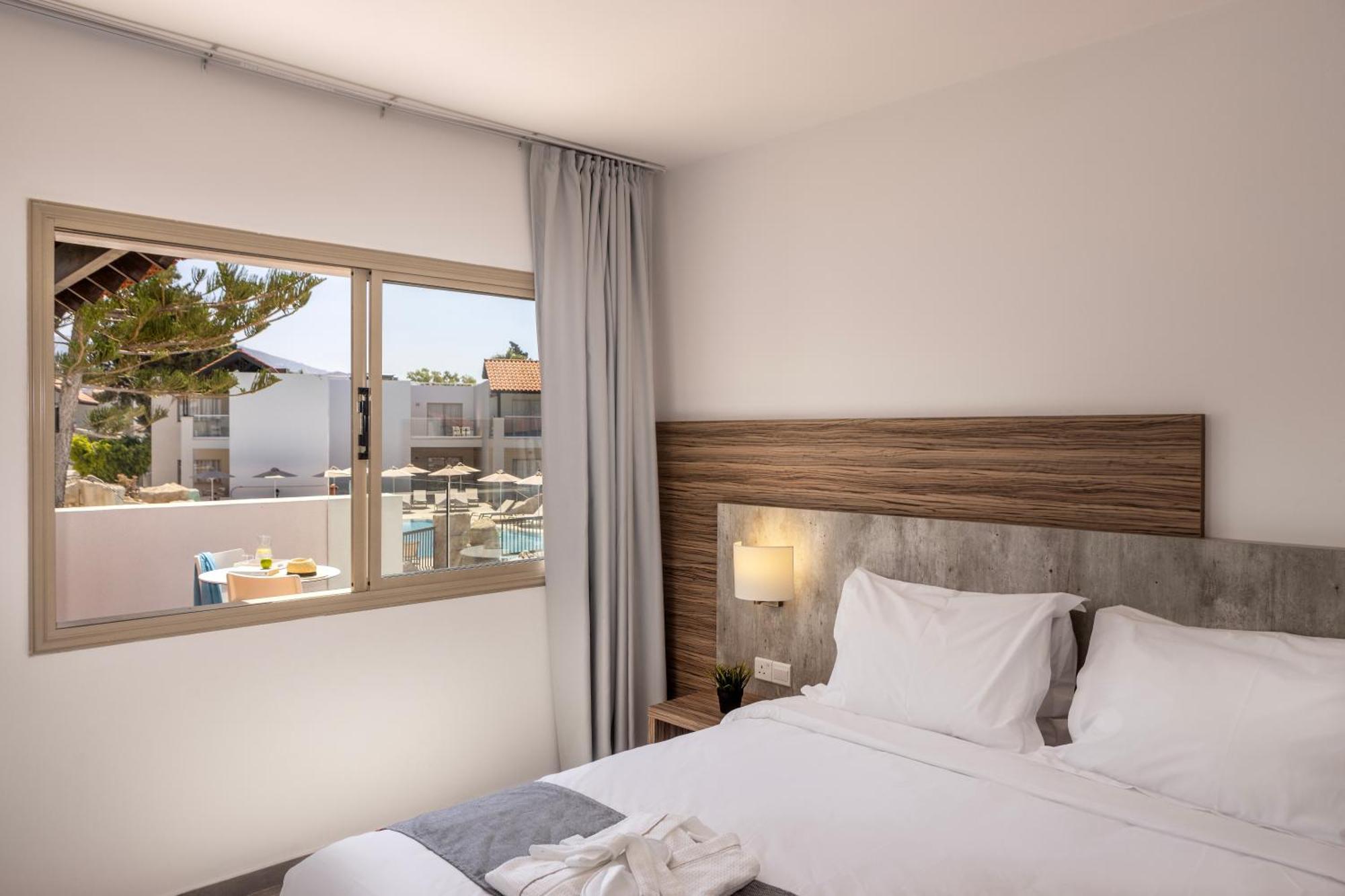Kapetanios Aqua Resort Coral Bay Exterior photo